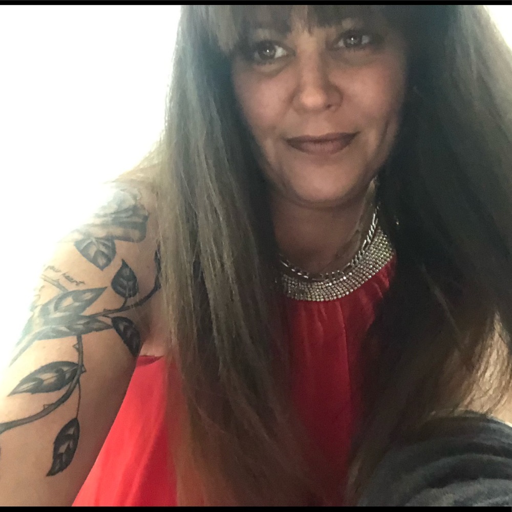 !💕posh ambassador💕Adrienne - Picture 10 of 12